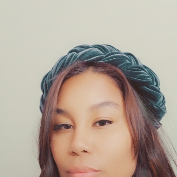 Meet your Posher, Kimiko - Picture 1 of 1